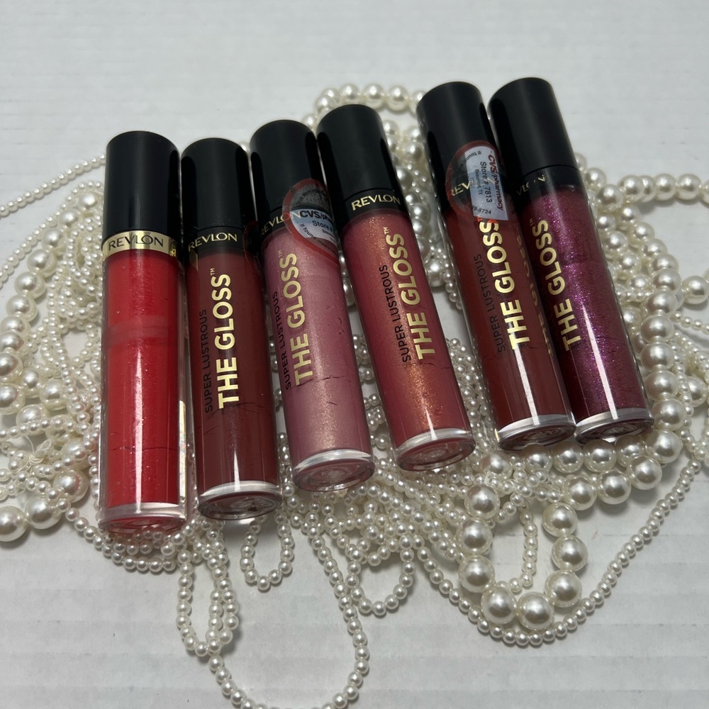 Revlon Super Lustrous Lip Gloss - New!! BUNDLE 
**you will get all the shades pi